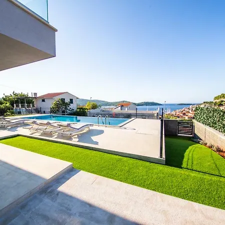 Blue Onix Pool
