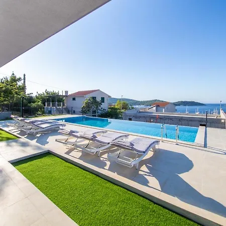 Blue Onix Pool *